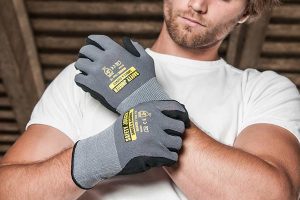 دستکش های ایمنی، حفاظت از دست و بازو در کارهای صنعتی